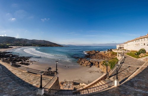 Laracha Apartment | Fee4Me Front line beach flat in Caión