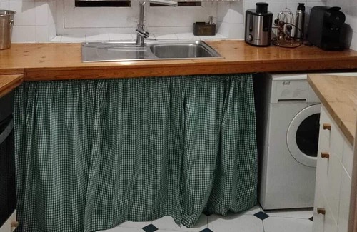 La Salut House | Encantadora Residencia Junto a Park Güell: ¡Tu Hogar en Barcelona te Espera!
