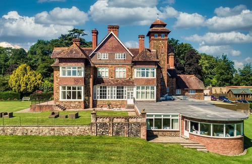 Chittlehamholt Cottage | The Mole Resort sleeps 4 guests in 2 bedrooms