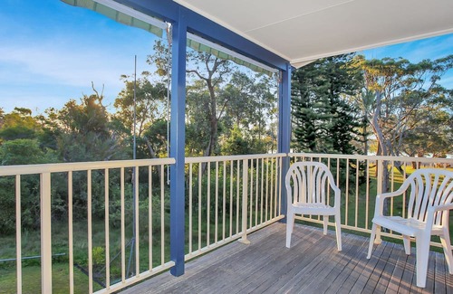 Winda Woopa House | Peaceful Dwelling: Hawks Nest Beach House - Your Ideal Family Retreat Just Steps from Jimmy's Beach!