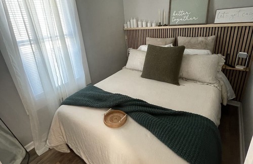 Buckroe Beach House | Stylish Tiny Home In Buckroe Beach