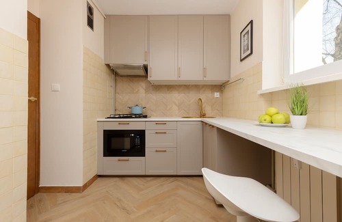 Saska Kepa Apartment | Saska Kępa Apartment by Renters