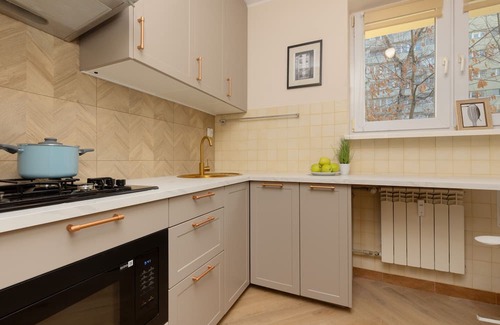 Saska Kepa Apartment | Saska Kępa Apartment by Renters