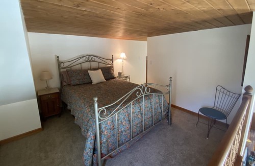 Georgetown Ski Chalet | Updated Victorian well situated to all Clear Creek/Summit County have to offer!