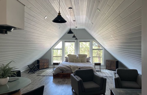 Okanagan-Similkameen Apartment | Falconridge Villa Guest Suite = Peace and Tranquilityn
