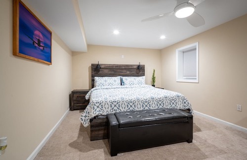 Newington Apartment | Comfy&Spacious 1BD Springfield VA Basement Suite with Kitchenette