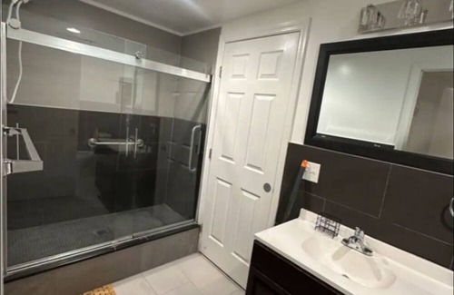 McGinley Square House | V2 please contact host before booking! This is private room, not entire place