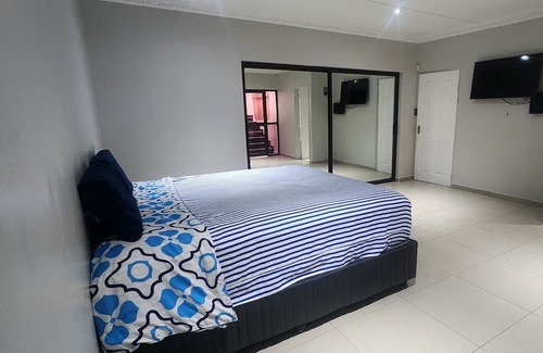 Windhoek House | Sweet private room part 2.