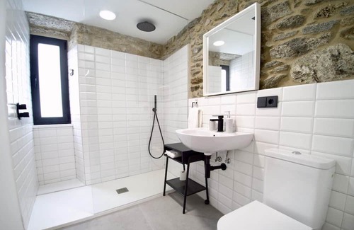 Viveiro House | The Cliffs - Port Celeiro