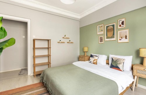 Nisantasi Apartment | Bohemian Flat in Nisantasi with Central Location
