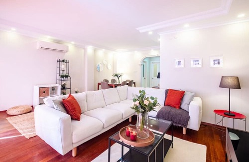 Moda Apartment | Chic Flat with Balcony near Moda Shore