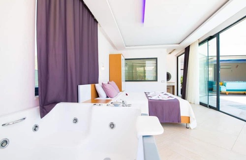Sarıbelen Villa | Dreamy Villa with Private Pool and Jacuzzi in Kas