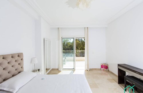 Ain Zaghouen Nord Apartment | Rd Panorama: Superbe apt avec terrasse + vue forêt