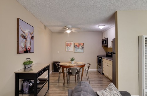 Raisin Apartment | Fresno Apt Near Attractions, Shopping & Dining!