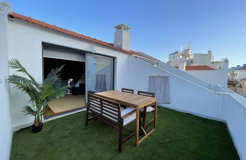 Cacilhas House | Cosy Duplex in Historical Centre of Almada