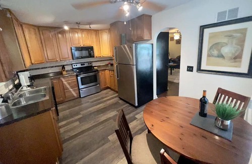 Rosedale House | Awesome Walkable Westwood area Quite Comfy Home!