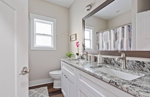 Loris House | New & Cozy Modern Retreat