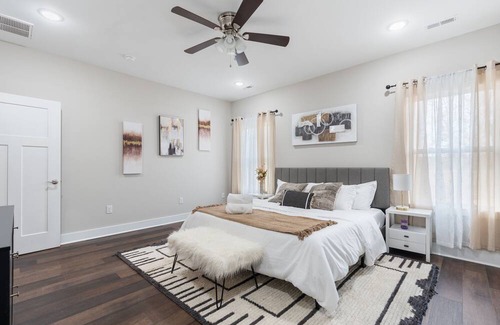 Loris House | New & Cozy Modern Retreat