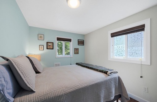 Netarts House | Cottage Near the Bay. Beautiful getaway home, located in Netarts OR!