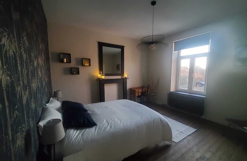 Fays Apartment | Grand Duplex Rénové en Centre-ville