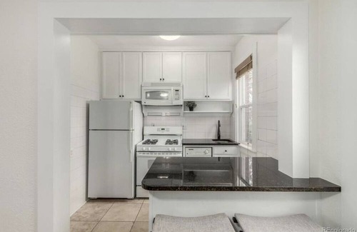 Whittier Condo | Modern furnished apartment ideally for traveling nurses. Stay in style