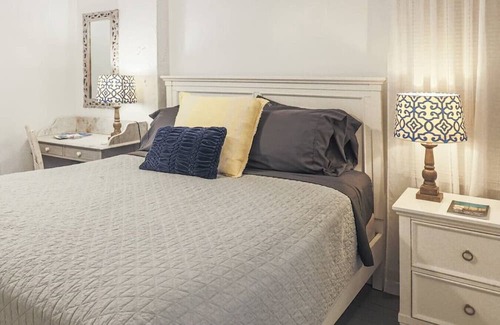 Estate East Street Apartment | The Captains Quarter's - A Relaxing Nautical Abode