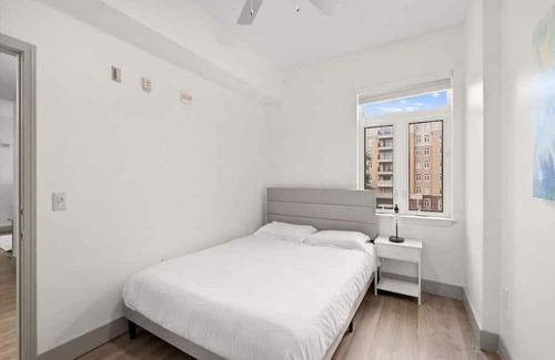 Charlotte Center City Apartment | Spacious Apt in Uptown w/Balcony