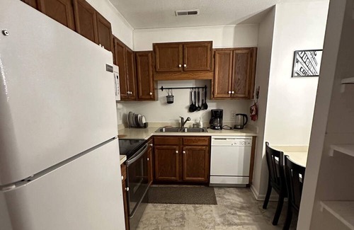 Southwest Raleigh Apartment | Greenway condo 2 bed-2 bath