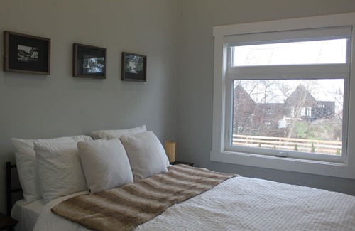 Consecon House | New, open concept home w/hot tub in PEC