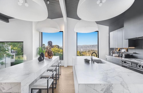 Hollywood Hills House | Caverna