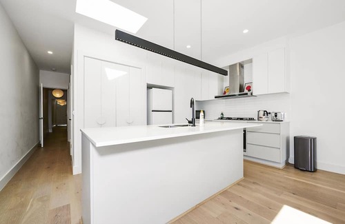 Brunswick North House | Homely Cottage in Davies St - Private Garden