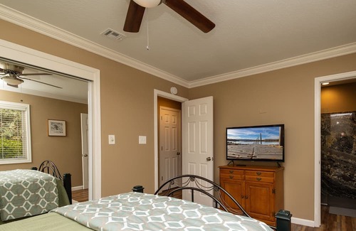 Prescott House | *Newly Listed *Walk to Watson Lake *Firepit *BBQ Grill
