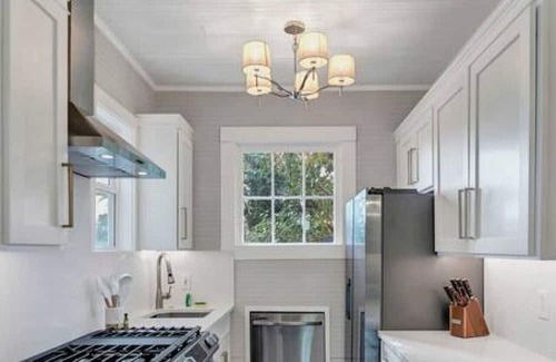 Earlewood House | The Wren | 1BR 2BA Guesthouse