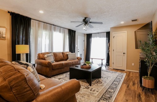 Bowie House | Modern Rustic 5 Bedroom