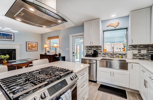 Ashbrook - Clawson Village House | Poolside Bungalow w/ Fire Pit Fun | Luxe King Suite