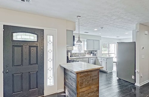 Gunter Afs House | Gorgeous pond view home with two porches, streaming, & W/D - great location