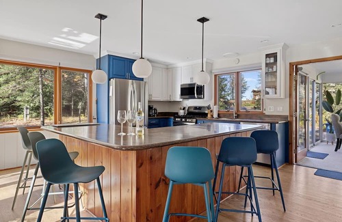 Michiana Apartment | Juniper Presents: 2 Dream Homes=2 Kitchens, 6 Bds 6BAs, Bikes, 2min WalktoBeach