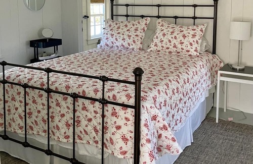 Westport Point House | Charming Cottage on historic Westport Point - Minutes to Beaches and Town!
