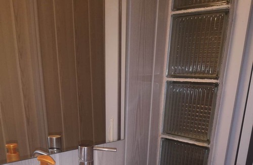Route d'Arles Apartment | Apartment 'Le Petit Studio De Nîmes' with Shared Terrace, Wi-Fi and Air Conditioning