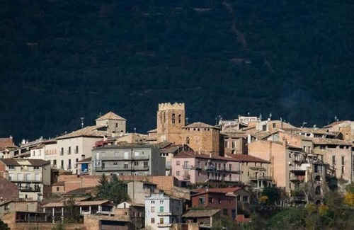 Talarn Apartment | Apartment 'Lola 204' with Mountain View, Wi-Fi and Air Conditioning