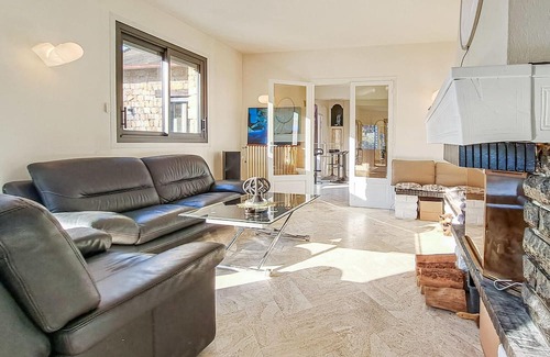 Nonancourt House | Look forward to a wonderful time in this comfortable vacation home.