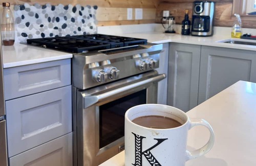 Sunshine Valley Cabin | Log cabin retreat, in beautiful Sunshine Valley, minutes from Manning Park.