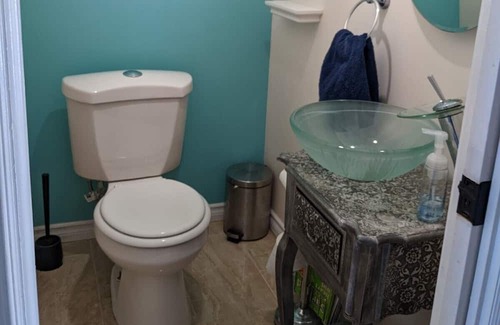 South Dundas House | Quiet home w/ hot tub. Close to Seaway, nature trails & beach. Pets ok, W/D