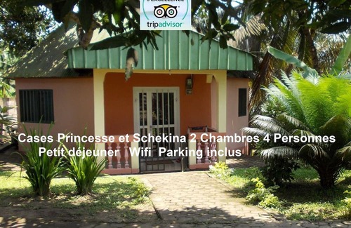 Kribi Cabin | Tree House-Family-Ensuite with Shower-Resort view