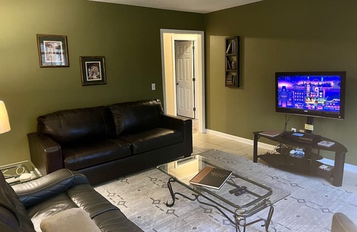 Flintstone House | Mtn Vista B Hot Tub Fireplace BBQ Wi-Fi