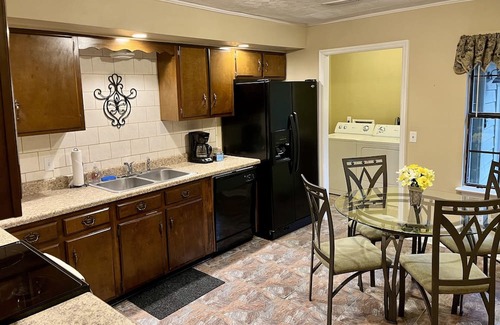 Flintstone House | Mtn Vista B Hot Tub Fireplace BBQ Wi-Fi