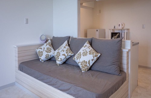 Itarashiki House | Sunrise Suite Capacity 15 people nonsmoking / Shimajiri-gun Okinawa