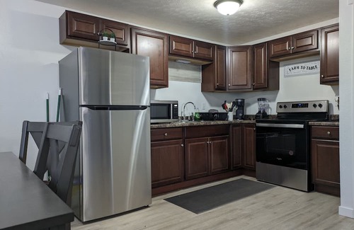 Ashwaubenon House | Cozy Newly Remodeled Two-Bedroom Townhouse in Green Bay Near Lambeau!