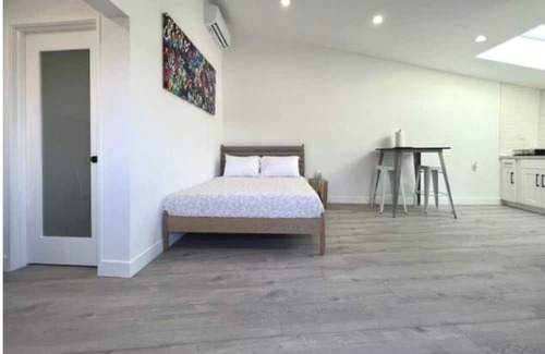 Hollywood Hills Apartment | Spacious unit in the Heart of Los Angeles