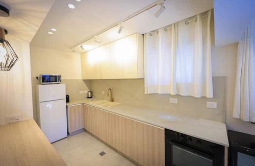 Jerusalem City Centre Apartment | Betsalel accommodation